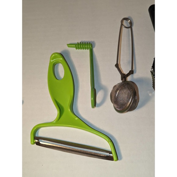 Lot Kitchen Tools Gadgets Frother Chopper Shredder Stainless Steel Like New - Picture 9 of 12